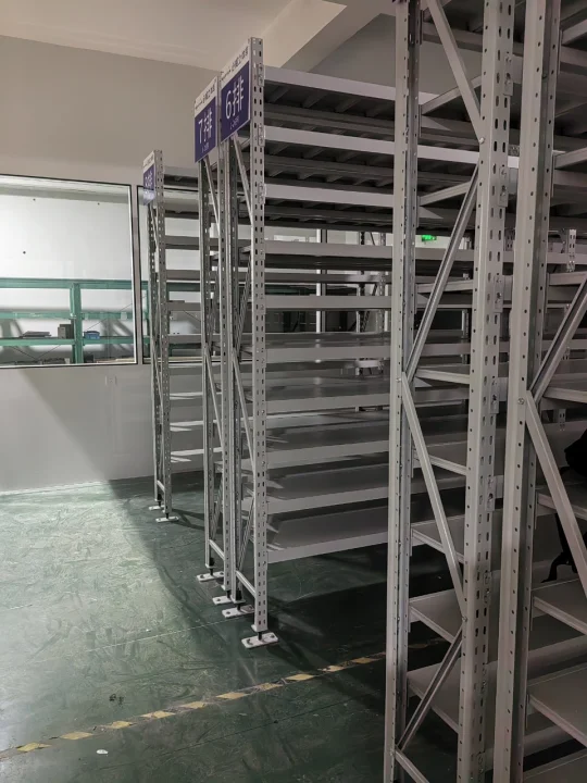 嘉兴必威CTU料箱机器人货架，打造高密度